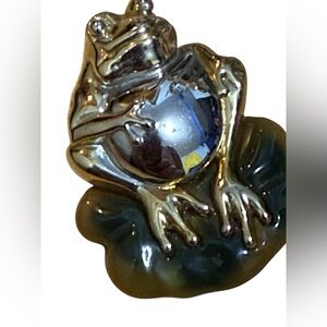 Vintage Gold and Green Frog Brooch
